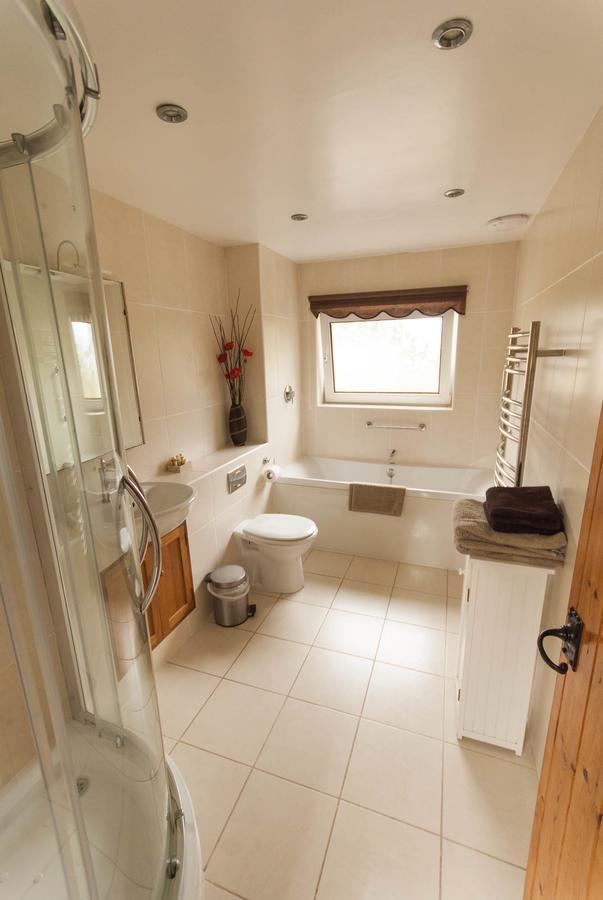 Greyfield Farm Cottages Farmborough Eksteriør bilde